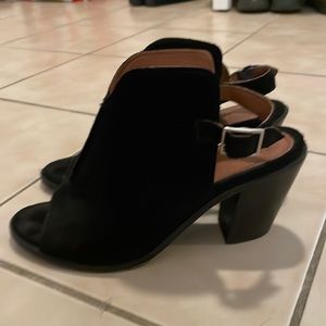 Frye size 10 open-toe black suede heeled booties